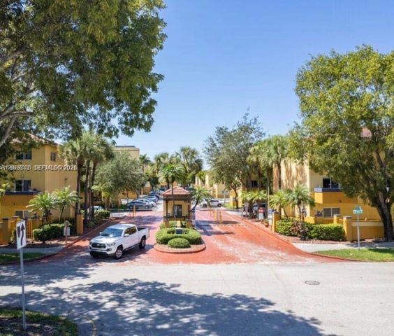 14902 SW 82nd Ln 13-205, Miami, FL 33193