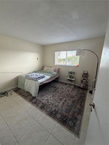 14902 SW 82nd Ln 13-205, Miami, FL 33193