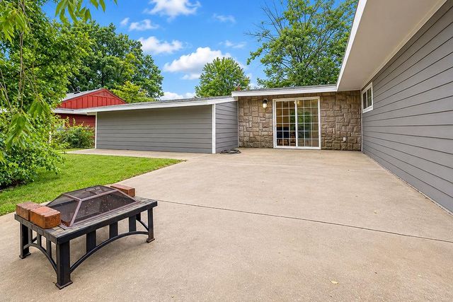 7132 Parallel Parkway, Kansas City, KS 66112