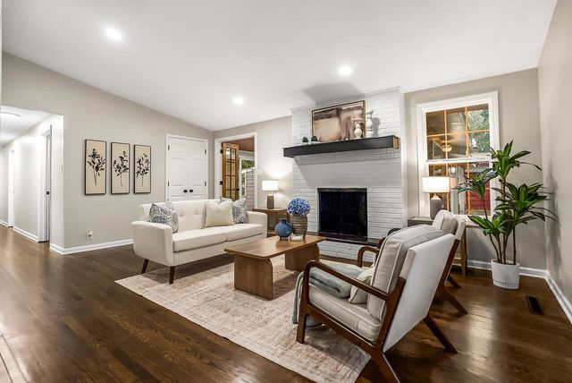 7132 Parallel Parkway, Kansas City, KS 66112