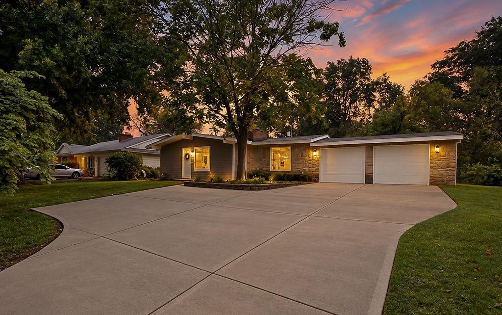 7132 Parallel Parkway, Kansas City, KS 66112