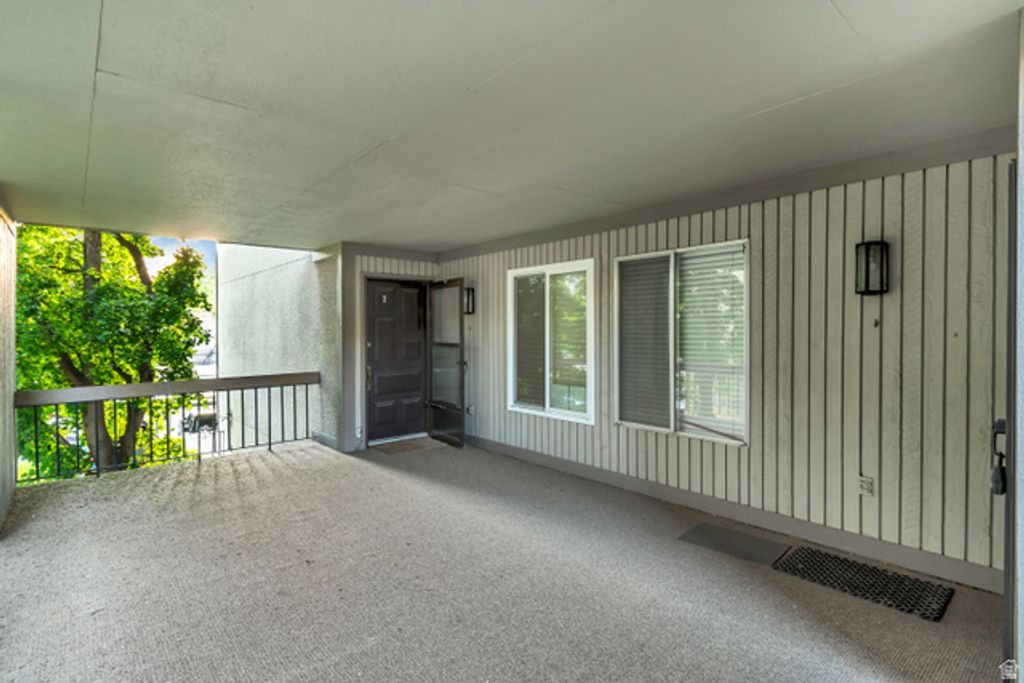 Image 2 of property listing at 5761 S WATERBURY CIR #I, Murray, UT 84121