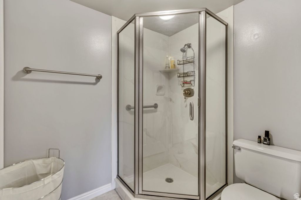 Image 13 of property listing at 5761 S WATERBURY CIR #I, Murray, UT 84121