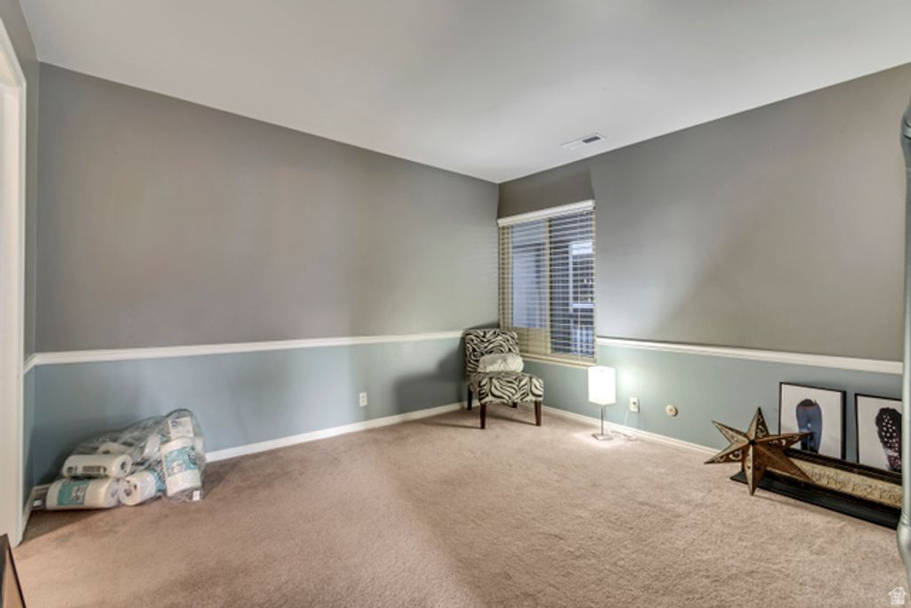 Image 15 of property listing at 5761 S WATERBURY CIR #I, Murray, UT 84121