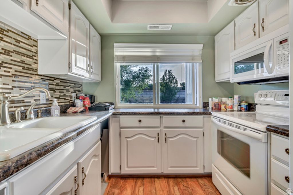 Image 7 of property listing at 5761 S WATERBURY CIR #I, Murray, UT 84121