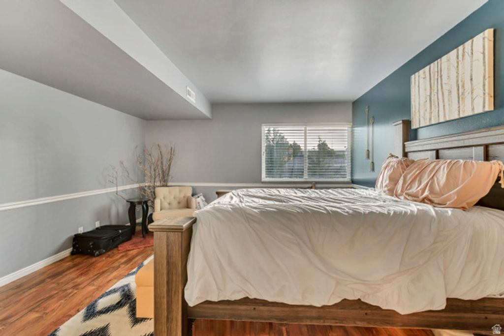 Image 10 of property listing at 5761 S WATERBURY CIR #I, Murray, UT 84121