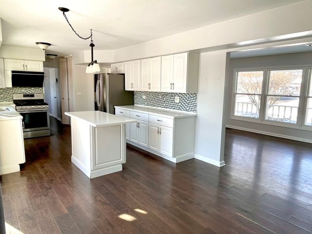 8217 N Carrolton Court 0, Hanover Park, IL 60133