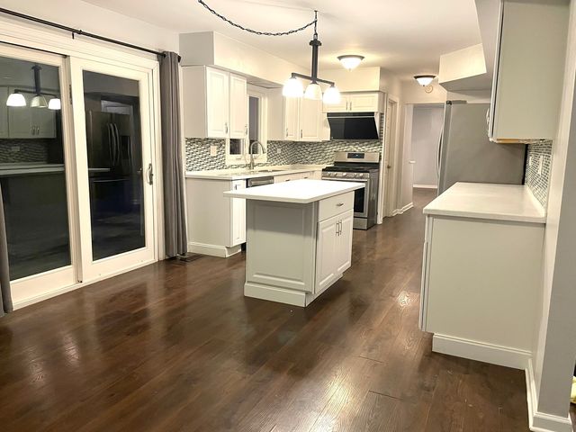 8217 N Carrolton Court 0, Hanover Park, IL 60133