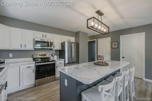 500 Neptune Drive, Ortonville, MI 48462