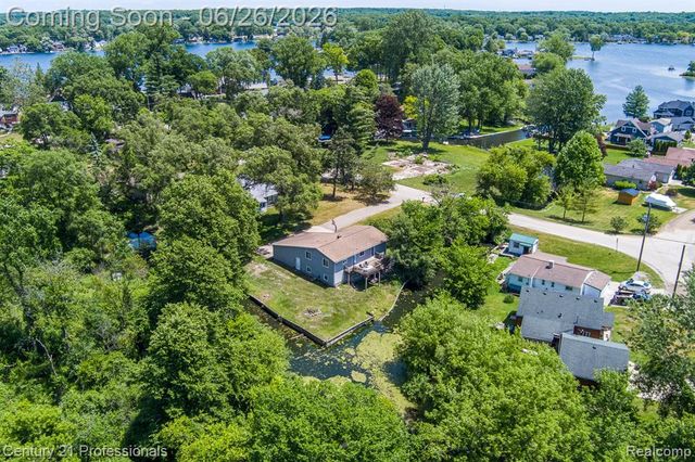 500 Neptune Drive, Ortonville, MI 48462