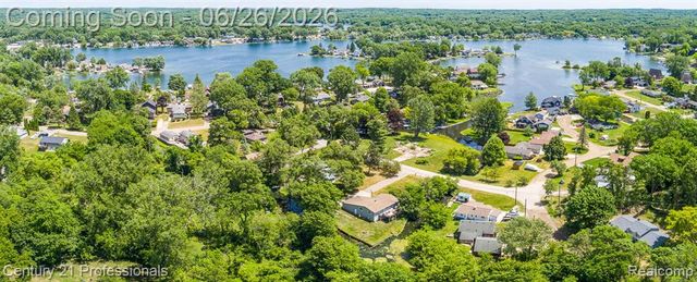 500 Neptune Drive, Ortonville, MI 48462