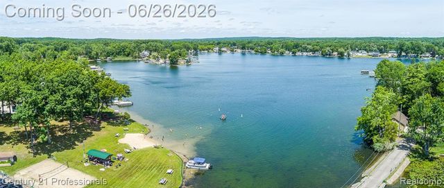 500 Neptune Drive, Ortonville, MI 48462