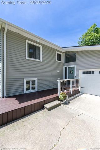 500 Neptune Drive, Ortonville, MI 48462