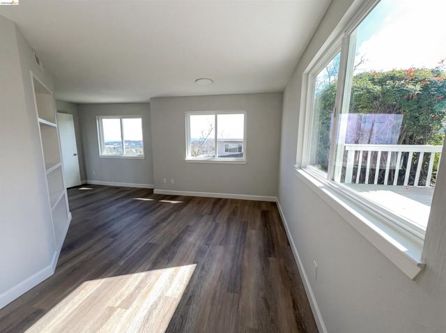 2291 Yale St, Martinez, CA 94553