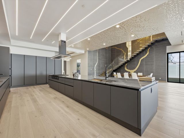 10230 Marsh Lane, Dallas, TX 75229