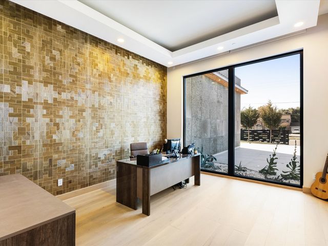 10230 Marsh Lane, Dallas, TX 75229