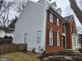 1521 FENWAY RD, Crofton, MD 21114