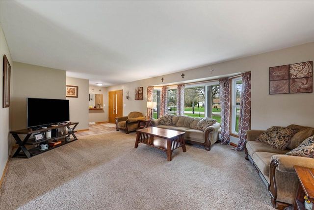 N97W16385 Tippicanoe COURT, Germantown, WI 53022