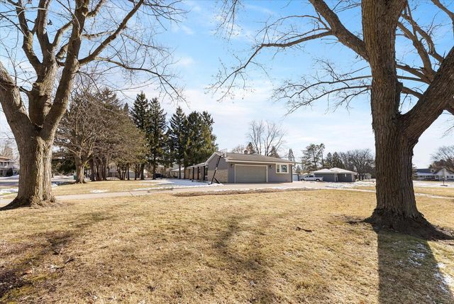 N97W16385 Tippicanoe COURT, Germantown, WI 53022