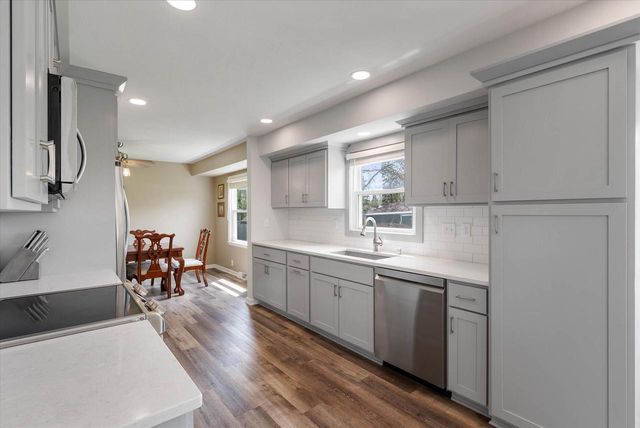 N97W16385 Tippicanoe COURT, Germantown, WI 53022