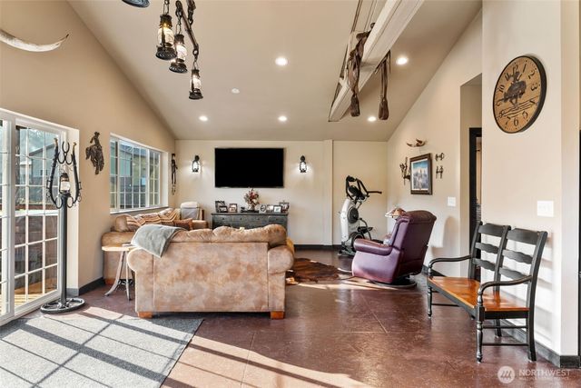 120 Gold Creek Place, Chehalis, WA 98532