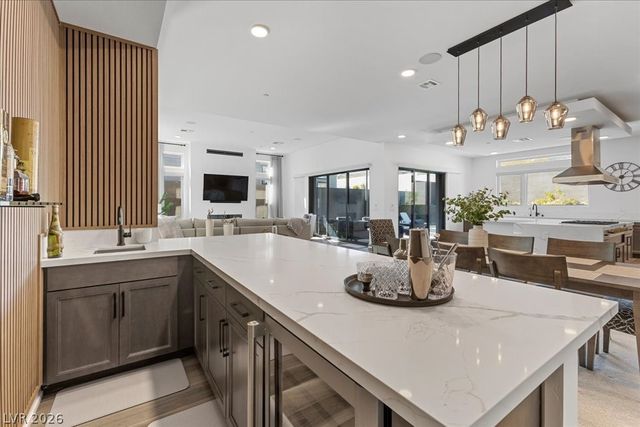 413 Highview Ridge Avenue, Las Vegas, NV 89138