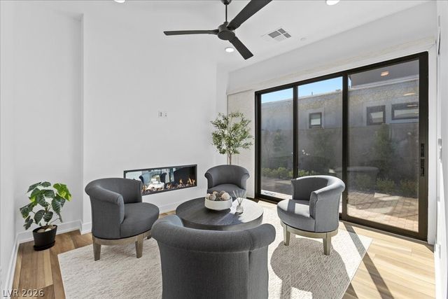 413 Highview Ridge Avenue, Las Vegas, NV 89138