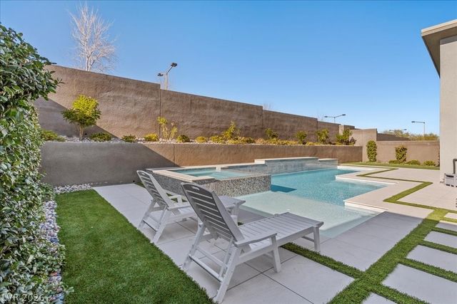 413 Highview Ridge Avenue, Las Vegas, NV 89138