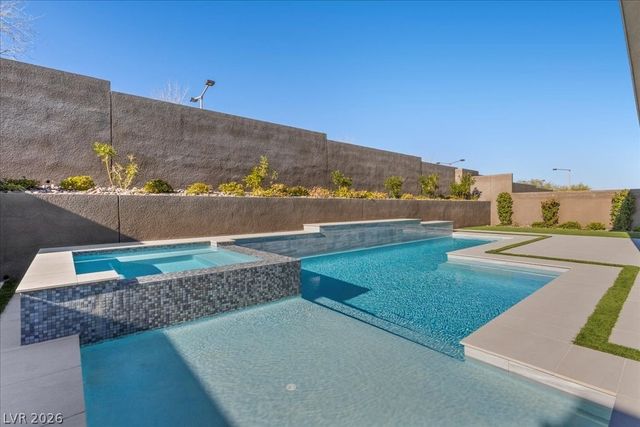 413 Highview Ridge Avenue, Las Vegas, NV 89138