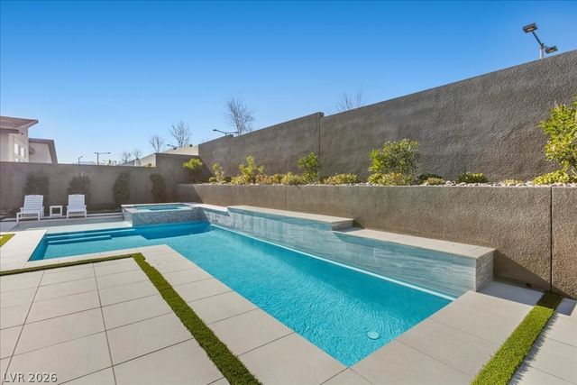 413 Highview Ridge Avenue, Las Vegas, NV 89138