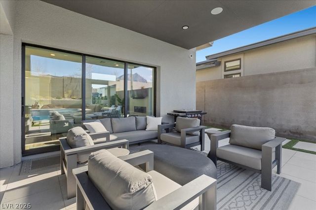 413 Highview Ridge Avenue, Las Vegas, NV 89138