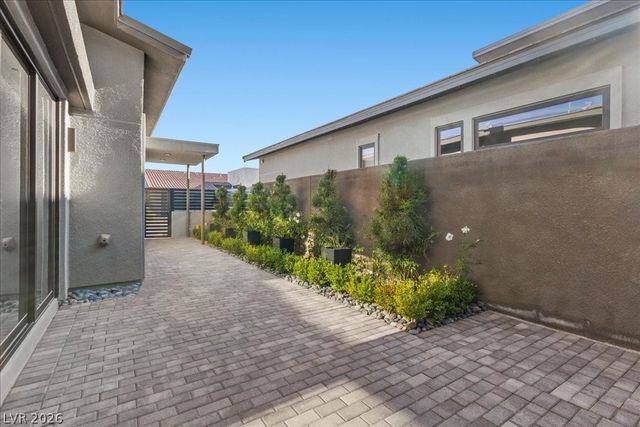 413 Highview Ridge Avenue, Las Vegas, NV 89138