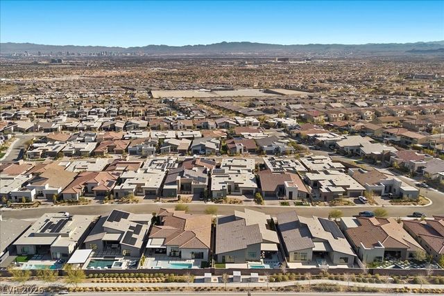 413 Highview Ridge Avenue, Las Vegas, NV 89138