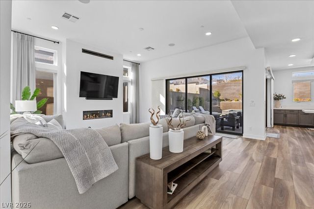 413 Highview Ridge Avenue, Las Vegas, NV 89138