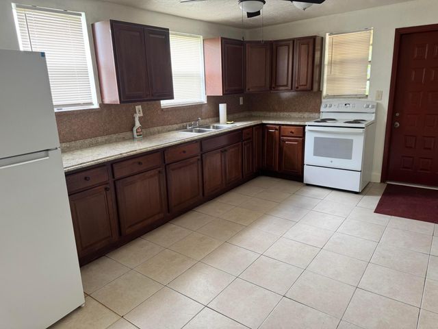 2221 NW 6th Court, Fort Lauderdale, FL 33311