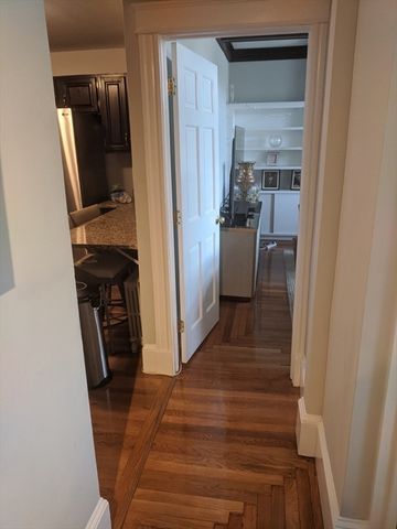 33 Westbourne Ter 3, Brookline, MA 02446