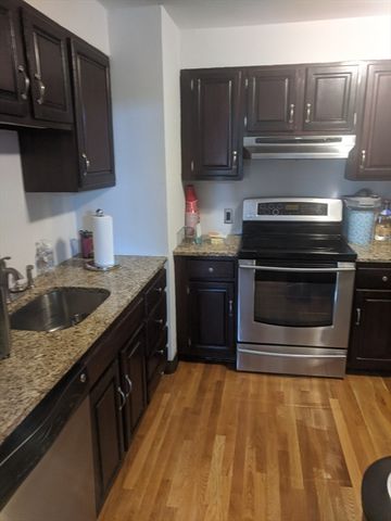 33 Westbourne Ter 3, Brookline, MA 02446