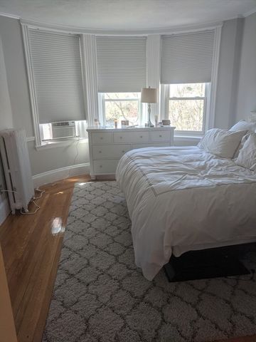 33 Westbourne Ter 3, Brookline, MA 02446