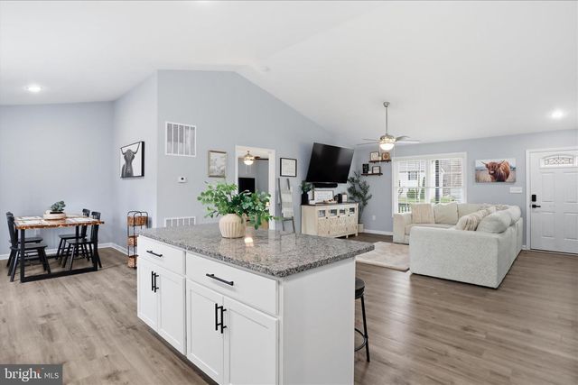 605 WESTERN LN, Front Royal, VA 22630