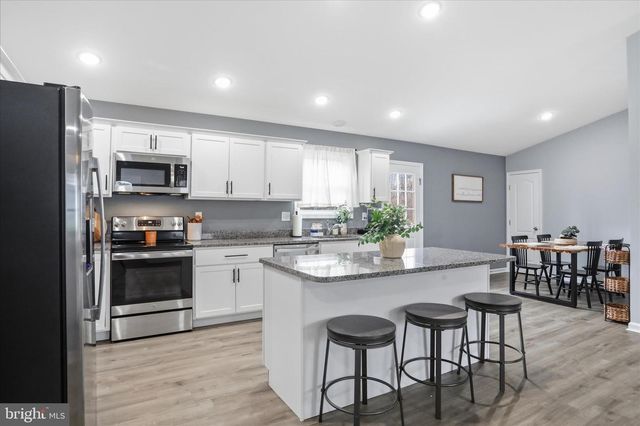 605 WESTERN LN, Front Royal, VA 22630