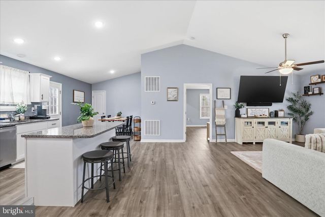 605 WESTERN LN, Front Royal, VA 22630