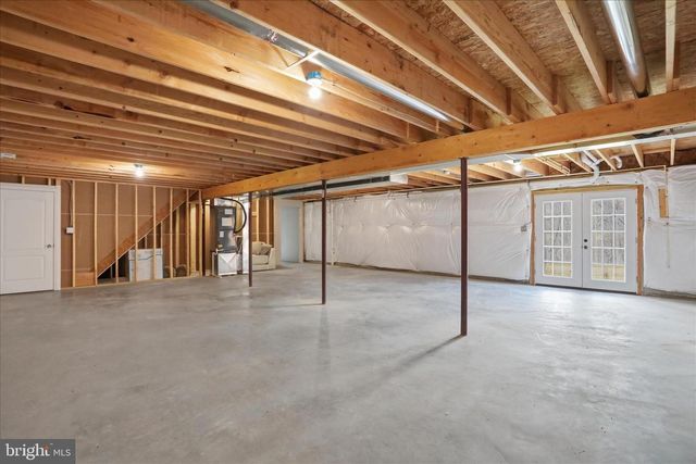 605 WESTERN LN, Front Royal, VA 22630