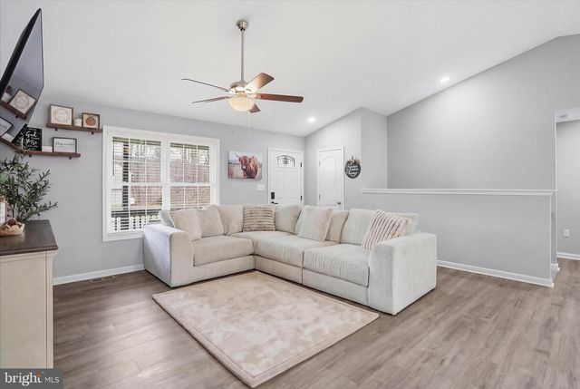 605 WESTERN LN, Front Royal, VA 22630