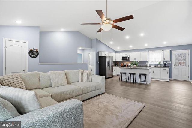 605 WESTERN LN, Front Royal, VA 22630