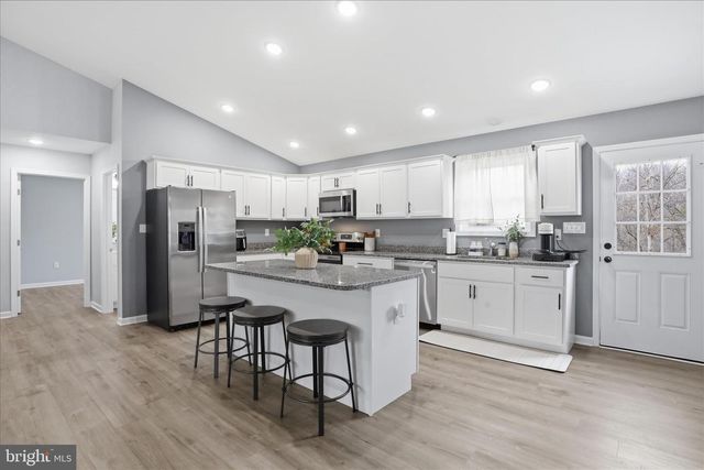 605 WESTERN LN, Front Royal, VA 22630