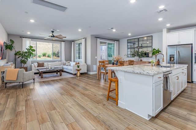 4658 Scenic Vista Dr, Folsom, CA 95630