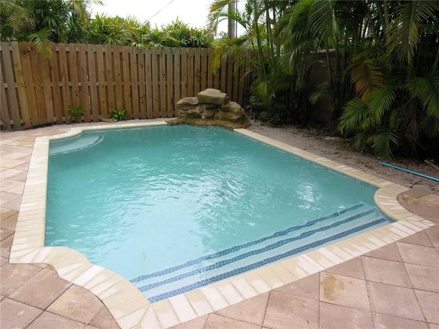 606 N Victoria Park Road N, Fort Lauderdale, FL 33304