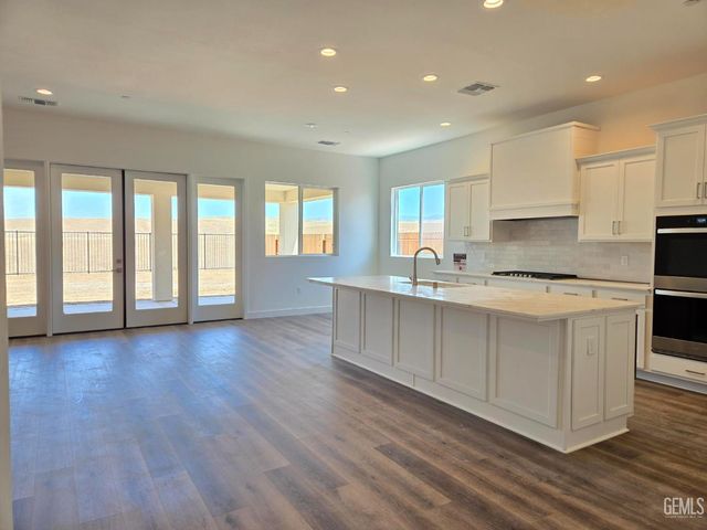 11916 Pendulum Drive, Bakersfield, CA 93306