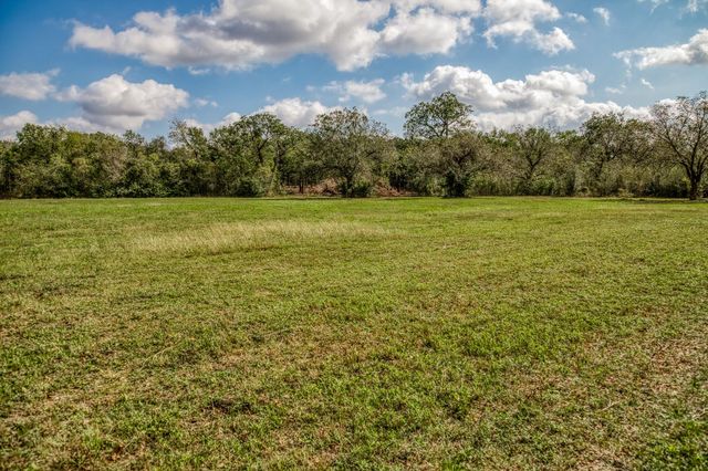 0000 Sun Oil Road, Brenham, TX 77833