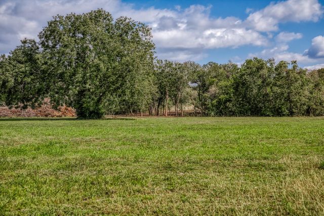 0000 Sun Oil Road, Brenham, TX 77833